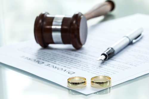 Divorce decree form with ring