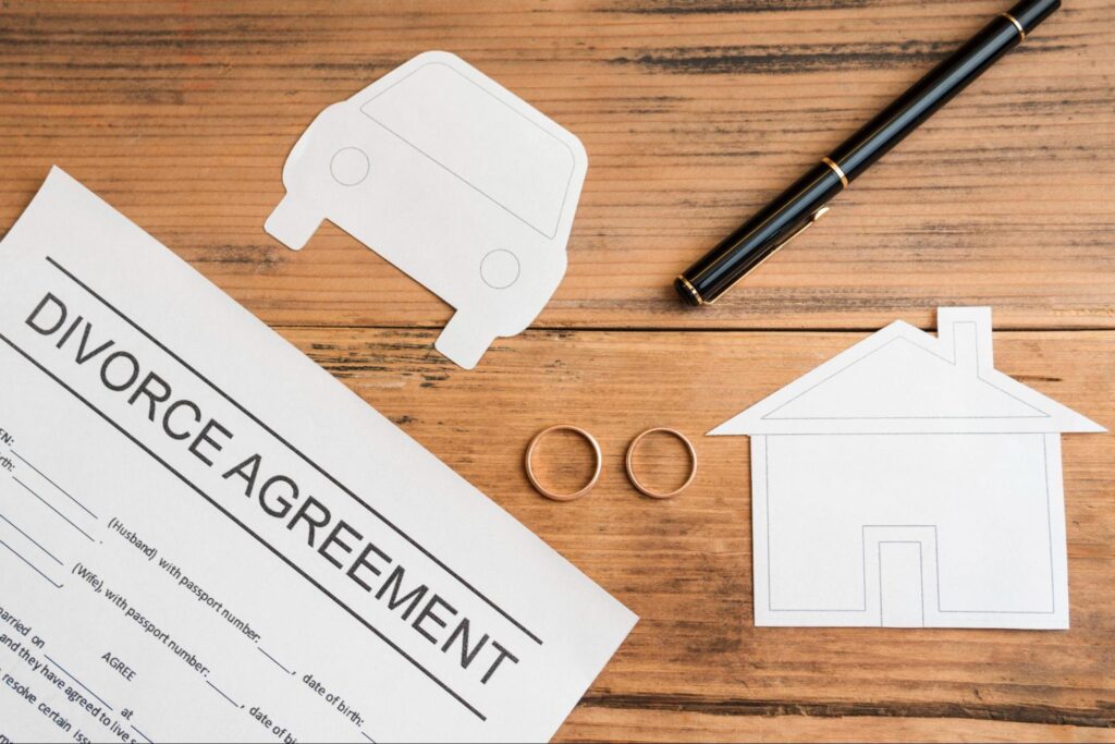 Divorce agreement papers